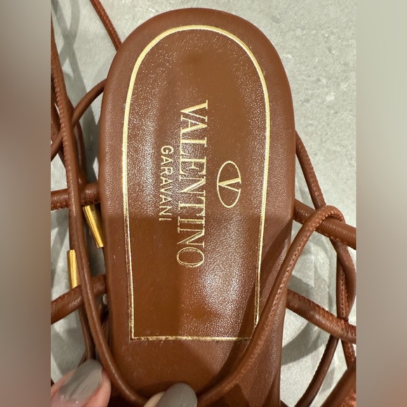 Valentino Garavani
Brown 'rockstud Net' Flat Sandal - Picture 8 of 11